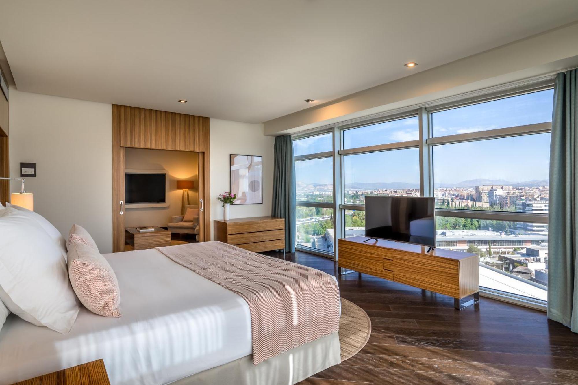 Suite City View